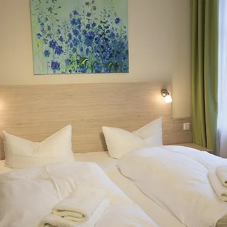 Der Westfluegel Knappe Gerhard