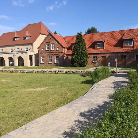 Der Westfluegel Knappe Gerhard *