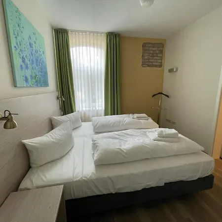 Der Westfluegel Knappe Gerhard Stolpe auf Usedom