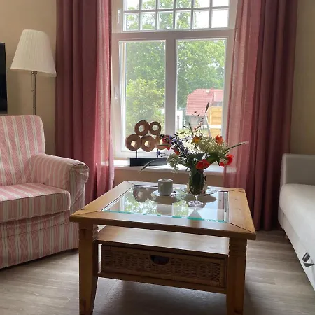 Der Westfluegel Knappe Gerhard